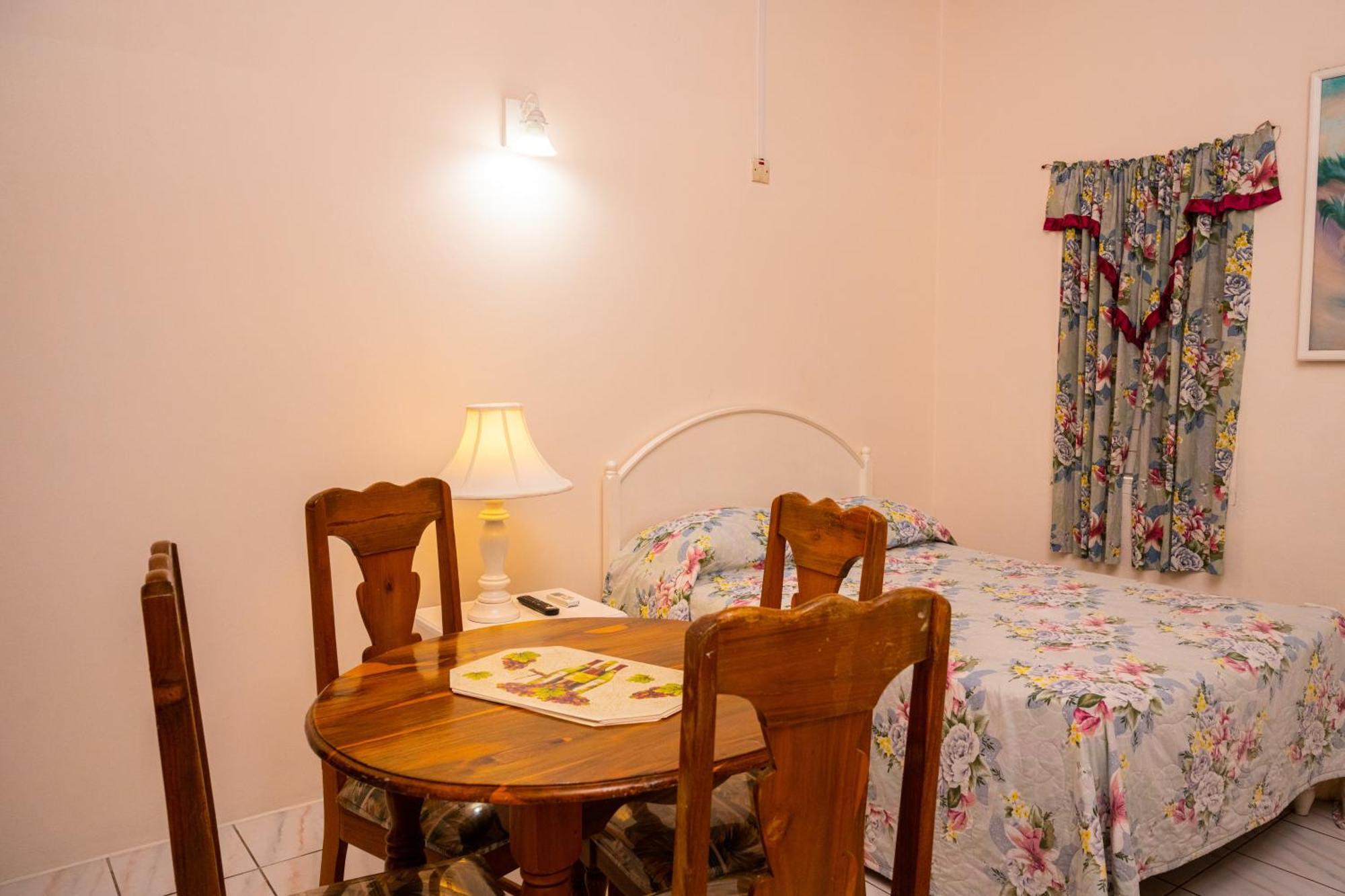 Shields Negril Villas Cameră foto