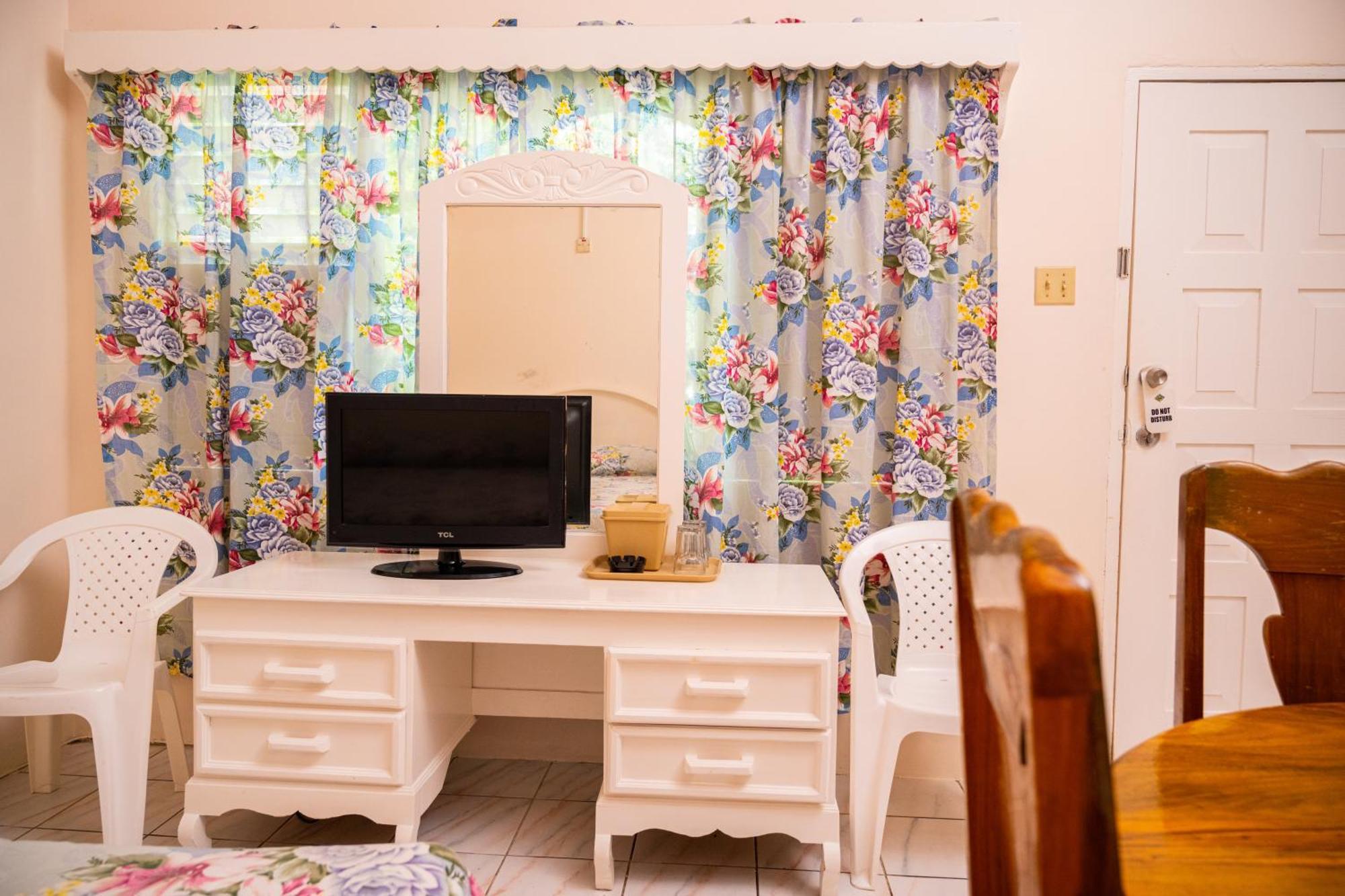 Shields Negril Villas Cameră foto